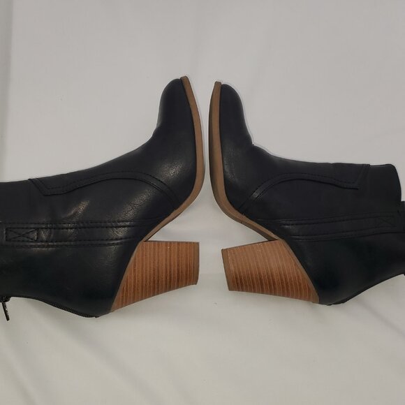 Tarynn Black Faux Leather Wedge Ankle Booties Boots | 9 - Picture 4 of 10